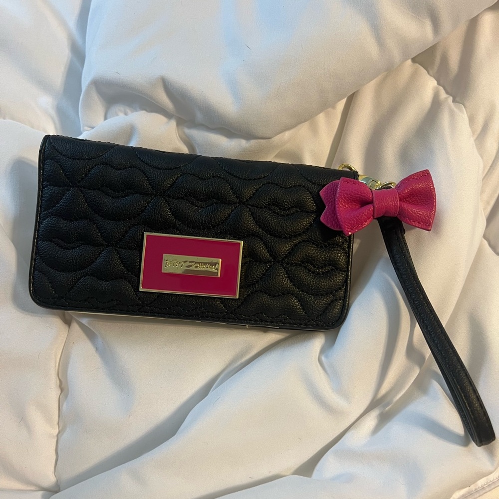 Betsey Johnson Black Quilted Wristlet with Pink Bow